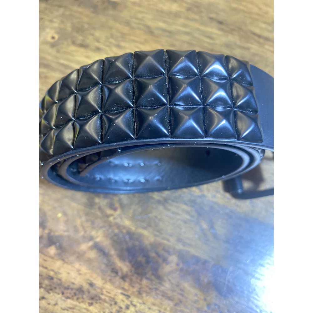 Black Pyramid Stud Belt Triple Row Punk Goth Emo Bonded Leather Size S 28-30 - Picture 4 of 4